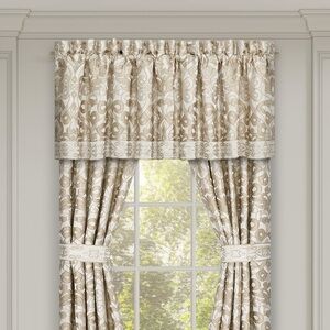 J. Queen New York Amaretto Window Straight Valance Sz 88x22